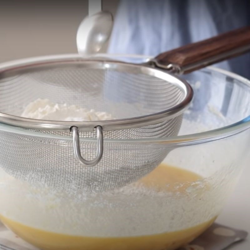 Sifting flour and baking powder