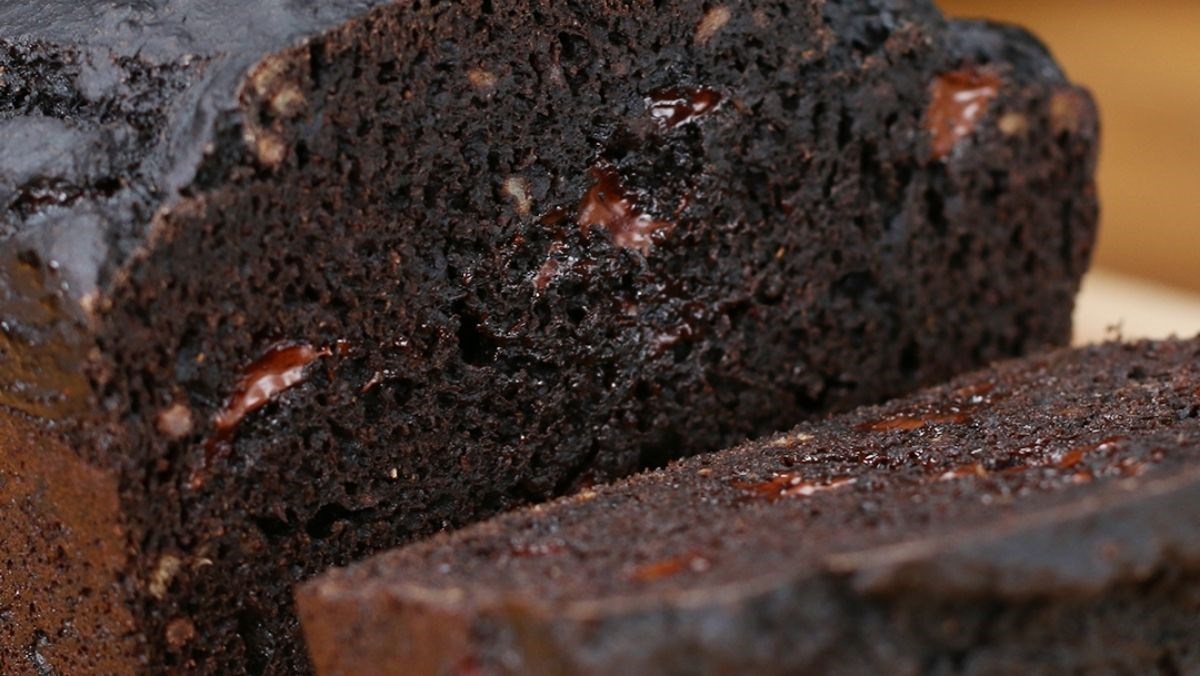 Dark chocolate banana bread loaf