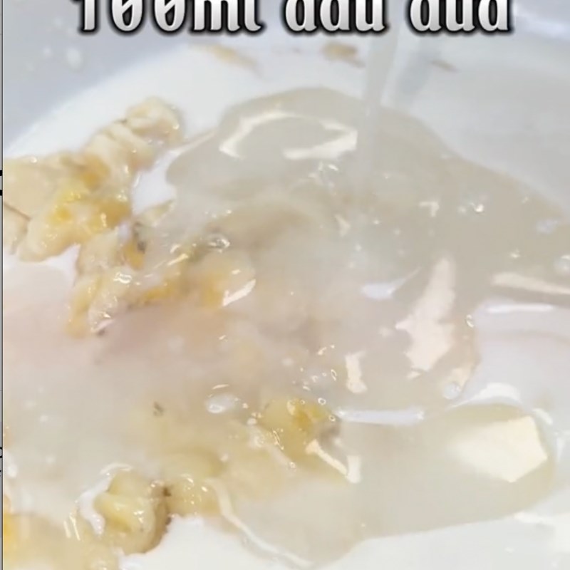 Mixing the simple TikTok batter